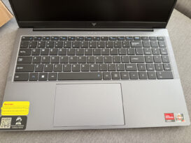 Die Tastatur und das Touchpad des Acemagic LX15 Pro