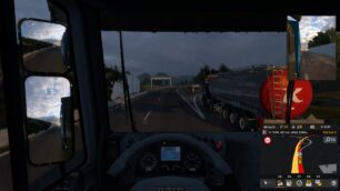 Euro Truck Simulator 2 mit einer LKW-Fahrt im Regen auf der Autobahn