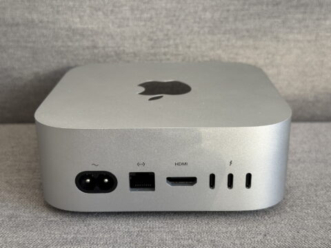 Der Mac mini M4 von hinten